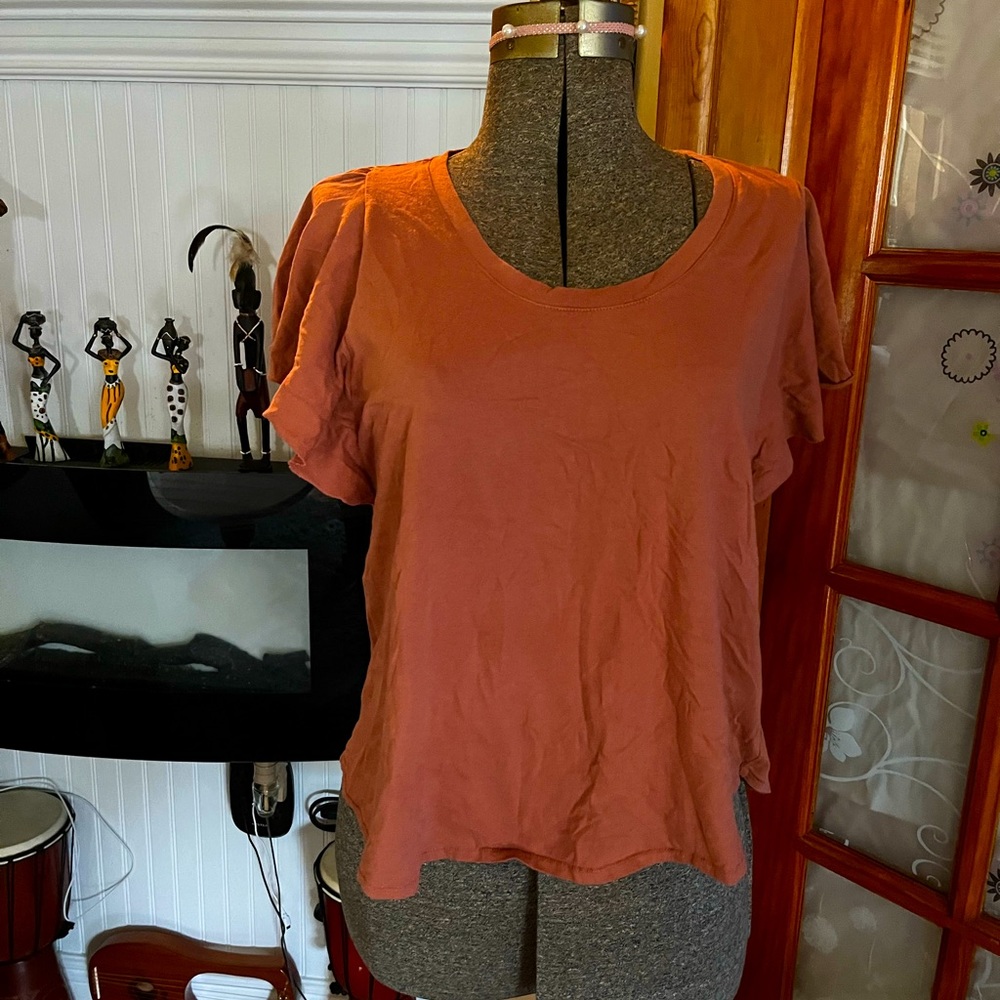 Rust color ruffle tee Sz XXL